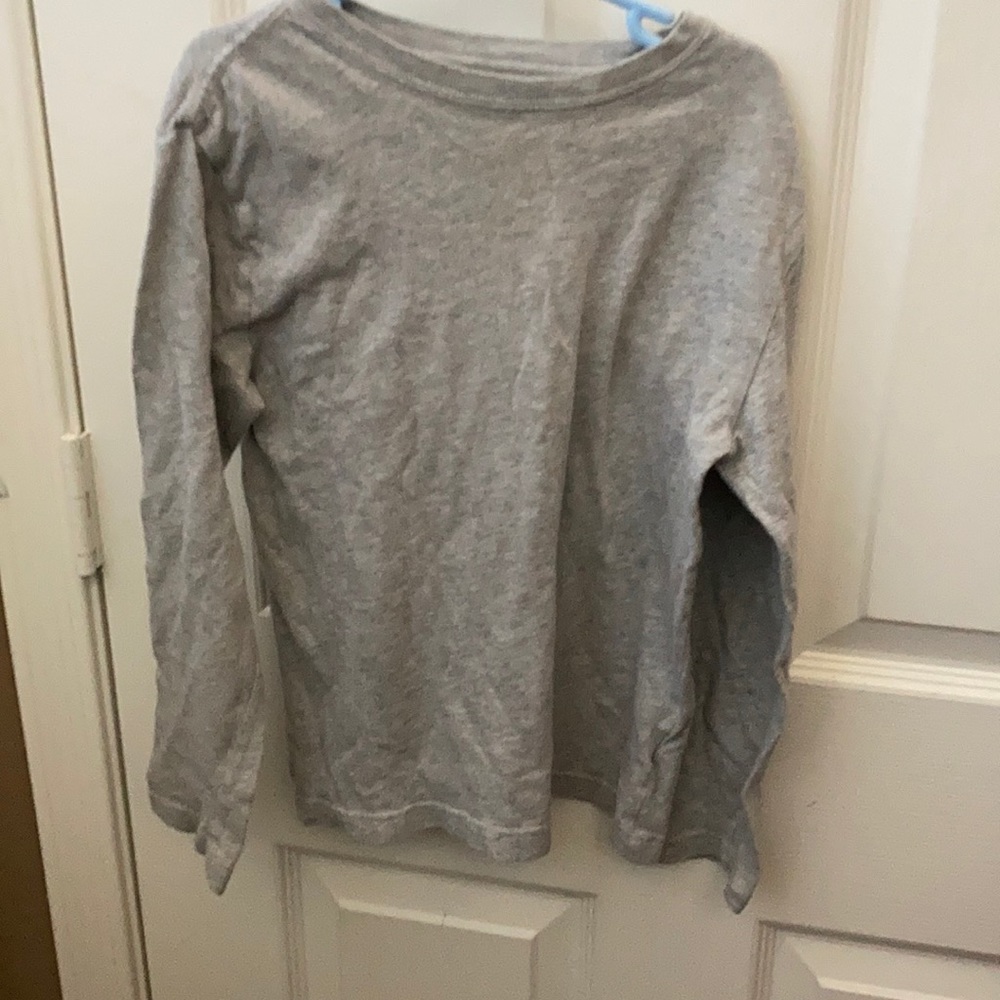 FINAL MARKDOWN Children’s faded glory long sleeved tee small
